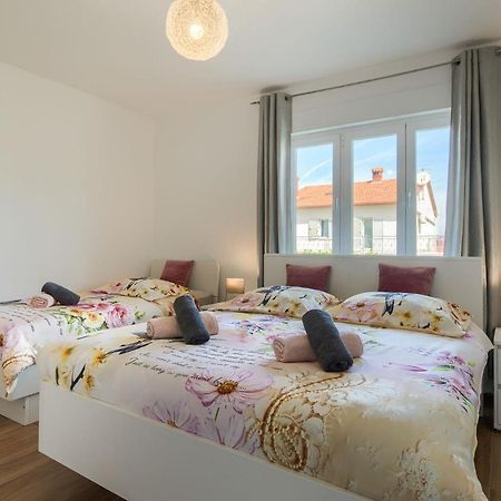 Esther Apartment プーラ エクステリア 写真