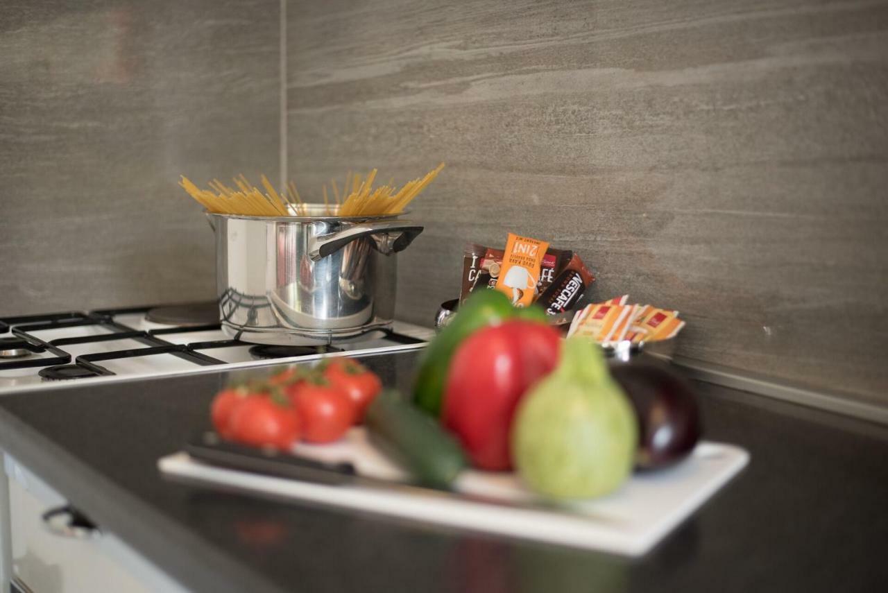 Esther Apartment プーラ エクステリア 写真