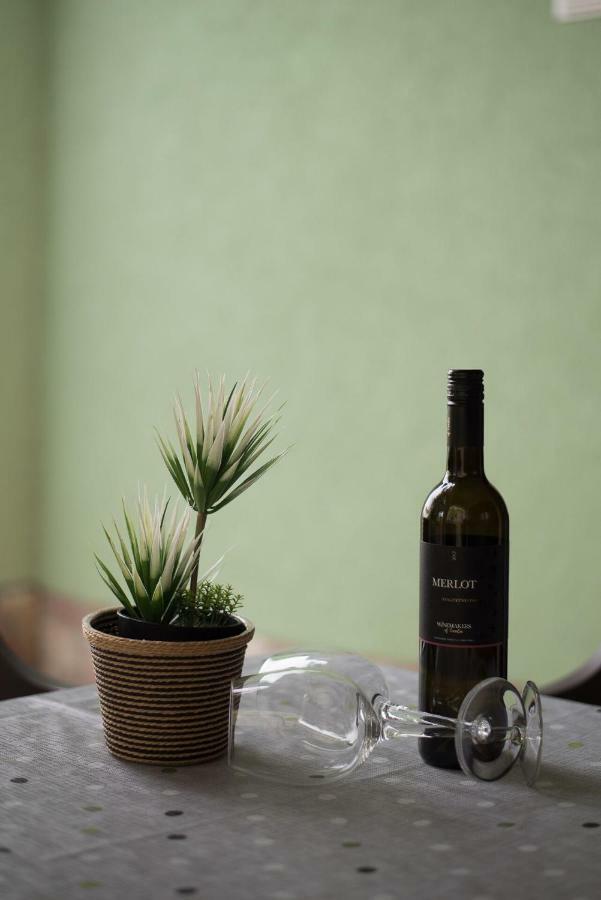Esther Apartment プーラ エクステリア 写真