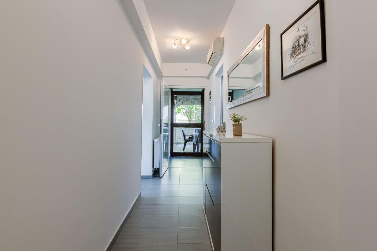 Esther Apartment プーラ エクステリア 写真